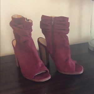 Peep-toe suede booties in burgundy, size 6